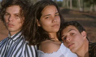 Jovem de 17 anos resolve enigma matemático com mais de um século e descobre 85 novas formas geométricas