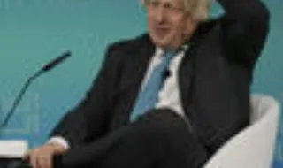 Boris Johnson retirado de comboio após ataque russo perto da fronteira entre a Ucrânia e a Polónia