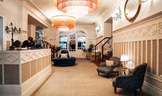 Um hotel portuense com história literária abre as portas a três clubes de leitura