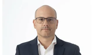 Perda auditiva: a inteligência artificial está a redefinir a forma de ouvir em ambientes ruidosos