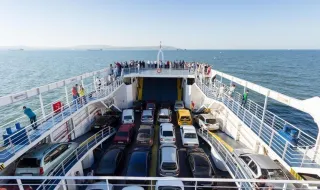 Un hombre de unos 40 años muere ahogado tras saltar de un ferry en Tarragona