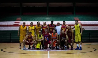 Estados Unidos campeões mundiais femininos de basquetebol pela quinta vez seguida