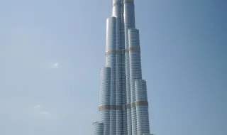 Pogacar renova com UAE Emirates até 2032 e só volta em 2027