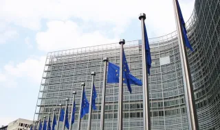 Cartão de identificação, carta de condução e receitas médicas no telemóvel: nova carteira digital europeia chega até ao final do ano