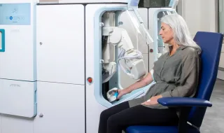 Este robot faz recolhas de sangue sozinho e já foi aprovado na Europa e nos EUA