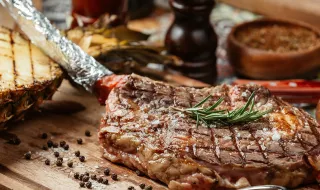 200 g de carne num prato é uma "enormidade que põe em risco a saúde", alerta nutricionista