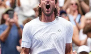 Tsitsipas e o positivo de Kyrgios a cocaína: «Surpreende-me que só tenha sido agora...»