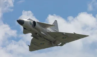 Suécia envia caças Gripen e navio de guerra para a Finlândia combater drones russos