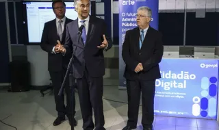 Mais de 2 mil horários ainda por preencher nas escolas