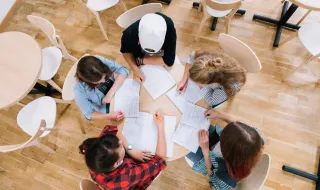 Como sobreviver aos trabalhos de grupo?