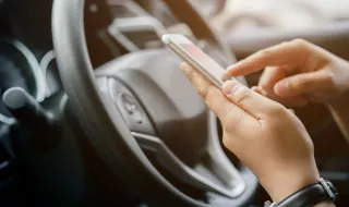 Carta de condução: já podes renovar pelo telemóvel. Vê quem pode fazê-lo e como funciona