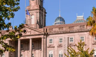 Bolsa de Lisboa fecha perto da linha da `linha de água` sustentada pela Galp