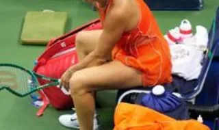 Da raquete destruída aos palavrões: a frustração de Sabalenka após perder final do US Open