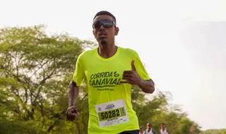 A corrida contra o tempo para resgatar mais de 600 trabalhadores presos em túneis após avalanche no Nepal e no Tibete