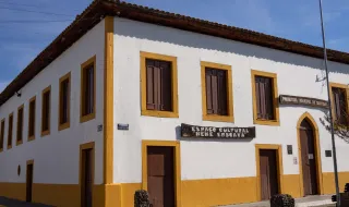 Espelhos no espaço para gerar energia 24 horas por dia: o projeto que poderia cegar-nos