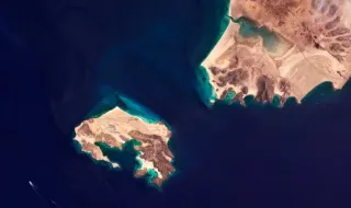 Quase ninguém conhece esta pequena ilha. Agora pode tornar-se decisiva para o petróleo e o comércio mundial