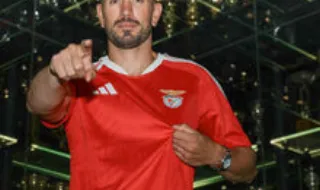 Guardião Pedro Henriques renova com o Benfica até 2028