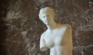 Milo Yiannopoulos deportado dos EUA pelo ICE