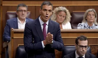 Sánchez prepara al PSOE ante la amenaza de una imputación por financiación irregular