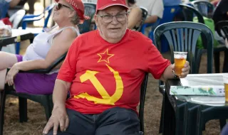 Três dias de festa comunista com um socialista à mistura