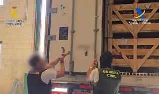VÍDEO | La Guardia Civil interviene 1.283 kilos de cocaína escondida en un camión en Sevilla
