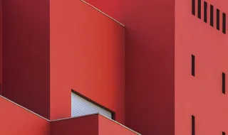 “Linhas Inorgânicas – Arquitetura Minimalista” em exposição na Sala da Nora