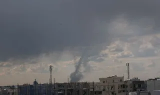 EUA atingem lançadores de 'rockets' iranianos em Ormuz, primeiro ataque num mês