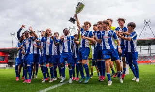 Sub-15 do FC Porto vencem torneio na Alemanha