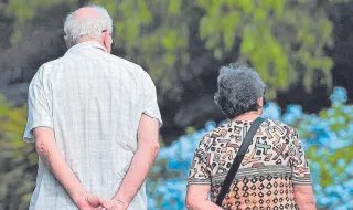 La viudedad perjudica más a las mujeres y beneficia más a los hombres