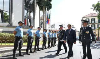Neves encerra visita à PSP com atraso