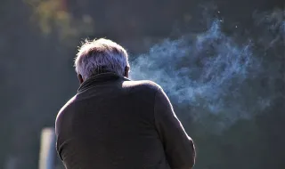 Fumo passivo expôs 2,7 bilhões de pessoas e contribuiu para 1,66 milhão de mortes em um ano, aponta estudo