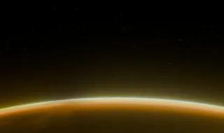A atmosfera de Saturno volta a surpreender: uma figura gigante e misteriosa de dez lados foi encontrada no polo sul