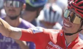 Dia de Espanha na Vuelta: Landa vence penúltima etapa da Vuelta e Mas fica a um passo do triunfo final