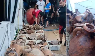 Un lance inaudito: el oceanográfico vigués "Miguel Oliver" pesca decenas de ánforas romanas al sur de Formentera