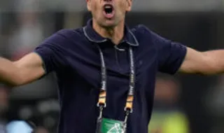 Castigo suspenso e... lugar garantido: Abel Ferreira vai poder estar no banco do Palmeiras