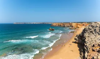 Praias no Algarve enchem-se de banhistas durante o fim de semana