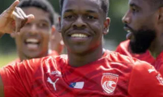 Brenner Lucas de pé quente no ataque do Santa Clara