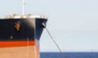 Petroleiro iraniano atacado pelos EUA ao largo da ilha de Kharg