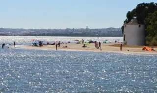 Onde o Tejo se faz mar: Roteiro das Praias Fluviais da Margem Sul