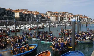 Muere un joven tras caer de una valla en el Día de los Gansos de la localidad vizcaína de Lekeitio