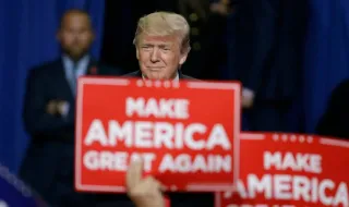 Democracia nos EUA atinge mínimos: "Parte da instabilidade pode ser atribuída a Trump"