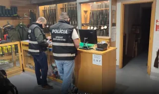 Portugueses entregaram voluntariamente 265 armas e quase seis mil munições à PSP em dois meses: número dispara face aos anos anteriores