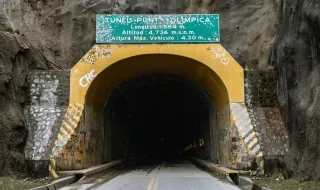 Dez dias presos num túnel: dois trabalhadores são resgatados com vida após cheias devastadoras no Nepal