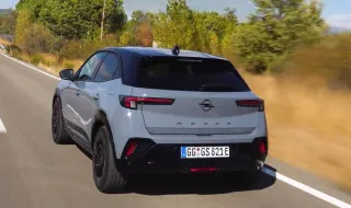 Novo Opel Mokka com motorização mild hybrid e sistema ChatGPT integrado