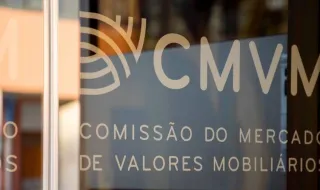 CMVM alerta: estas três entidades de intermediação financeira não têm autorização para operar em Portugal