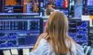 Wall Street fecha última sessão do mês no vermelho. Edison e PG&E tombam mais de 20%