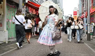 Teatro feminista japonês combate a misoginia com moda “fofa”