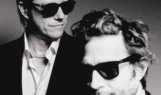 Liguem as luzes brilhantes, os Interpol regressaram: entrevista à banda que devolveu os óculos escuros a Nova Iorque e volta agora a Lisboa