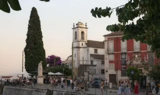 Férias no Bairro leva crianças a Troia para ida à praia