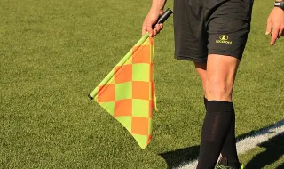 Veríssimo, Farioli e Banjaqui: FC Porto-Benfica já aquece com arbitragem no centro da polémica